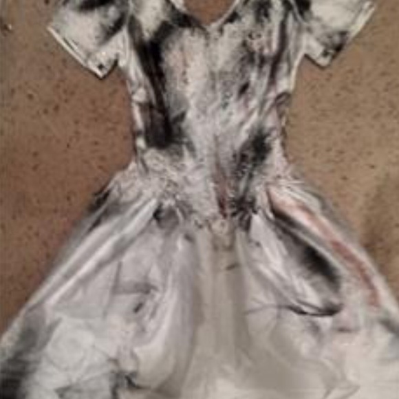 Girls zombie bride wedding gown 28 bust/24 waist - Picture 3 of 4